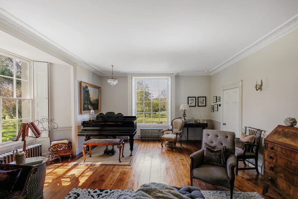 Court Lodge 035Country House In Dartford with large gardens and multiple out houses