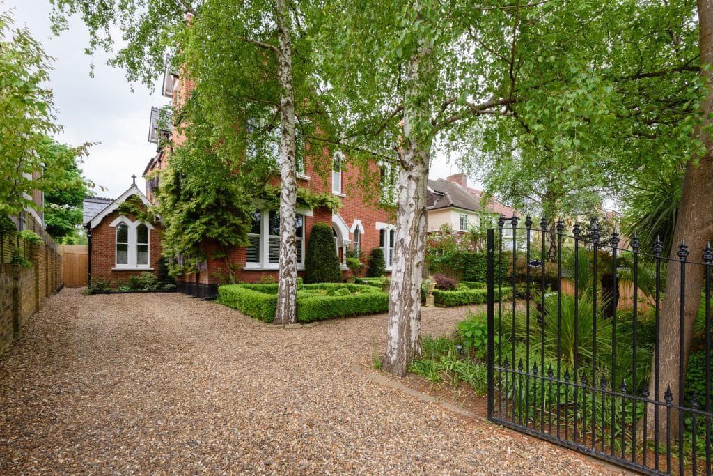 FAIRFAX FAMILY Family home shoot location twickenham Exterior View from electric gates
