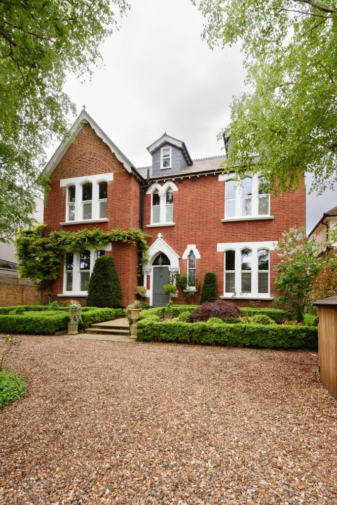 FAIRFAX FAMILY Family home shoot location twickenham Exterior View from road