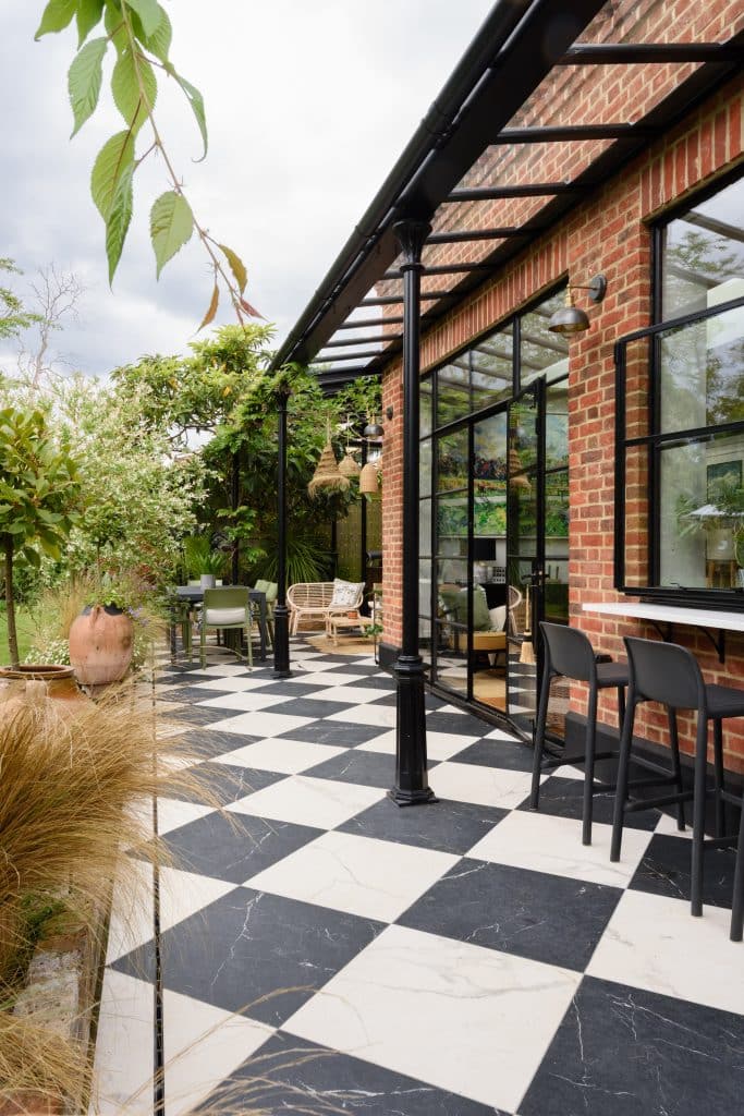 FAIRFAX FAMILY Family home shoot location twickenham Garden Patio