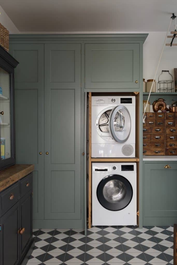 FAIRFAX FAMILY Family home shoot location twickenham Utility (Washing Machine Pocket Door open)