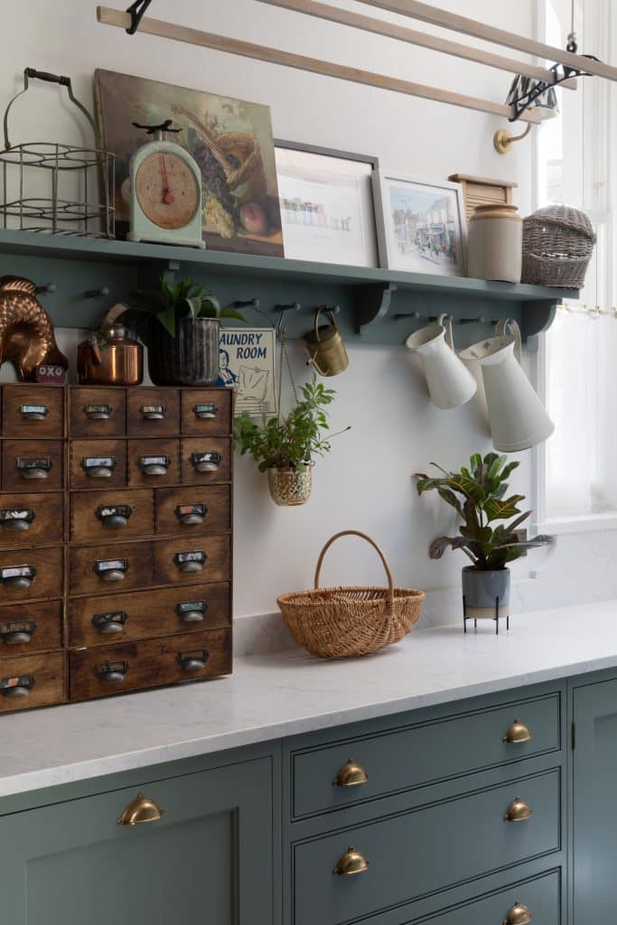 FAIRFAX FAMILY Family home shoot location twickenham utility room (3)