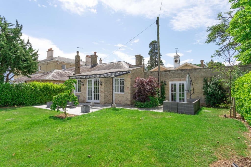 HEMINGFORD PARK cambridge country hotel estate shoot location 8505162 exterior006 800 (Large)