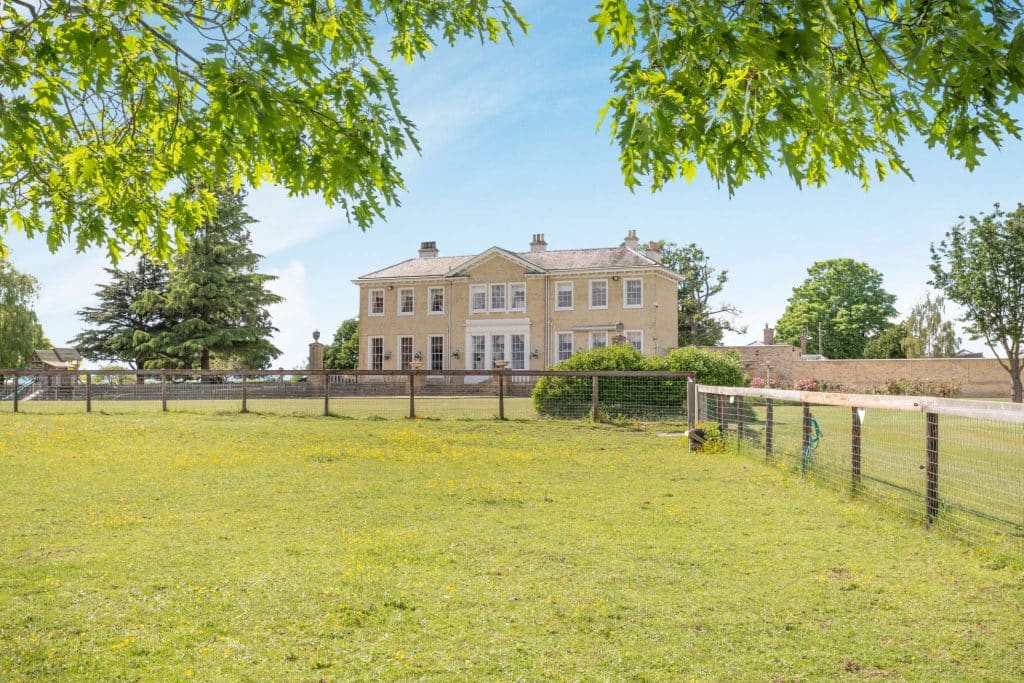 HEMINGFORD PARK cambridge country hotel estate shoot location 8505162 exterior059 800