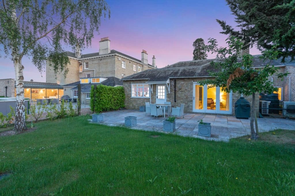 HEMINGFORD PARK cambridge country hotel estate shoot location 8505234 exterior22 (Large)