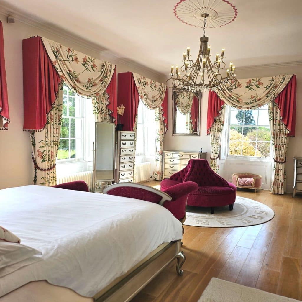 HEMINGFORD PARK cambridge country hotel estate shoot location Masterbedroom1