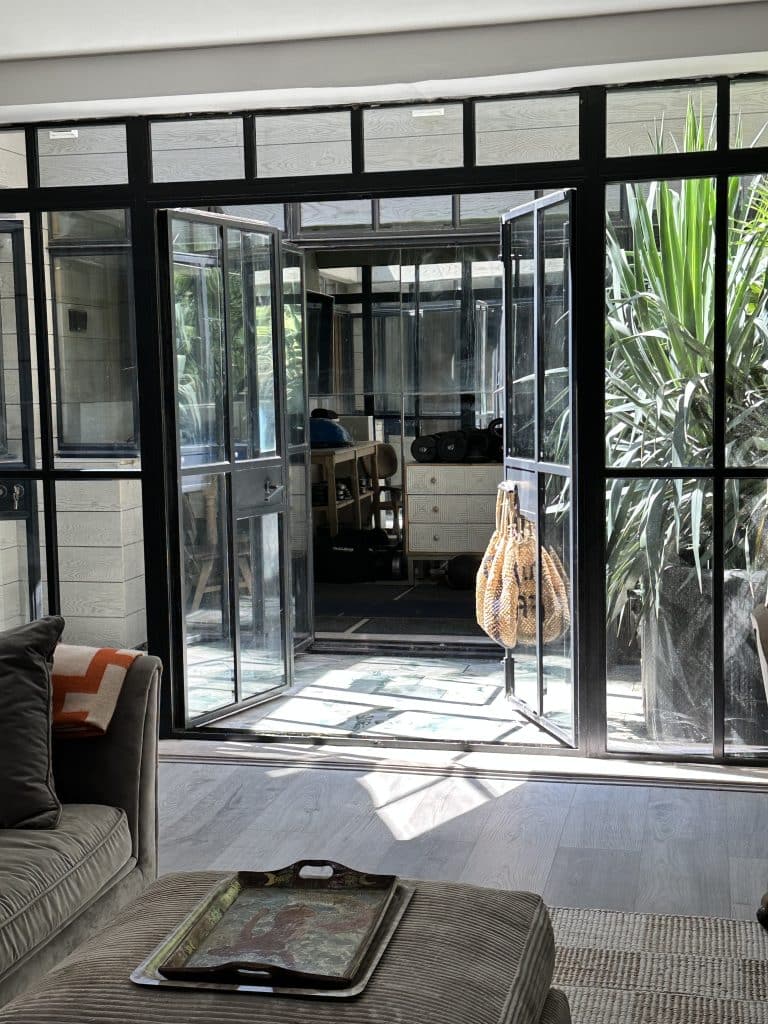 HERMITAGE HOUSE CENTRAL LONDON MODERN SHOOT LOCATION HOUSEIMG 8511