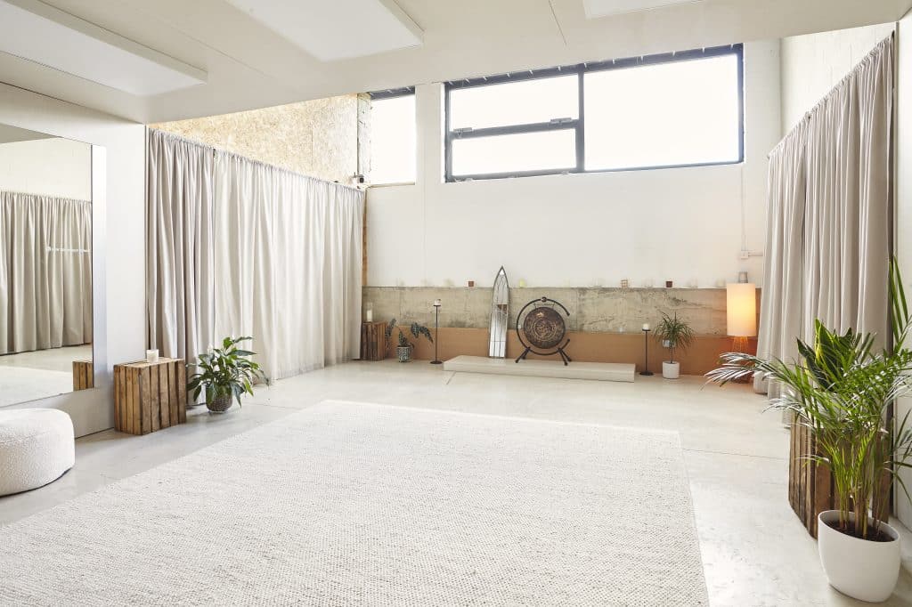 NATURAL LIGHT STUDIO bright east london shoot location 04.15.26 LuvYourself Interiors0885