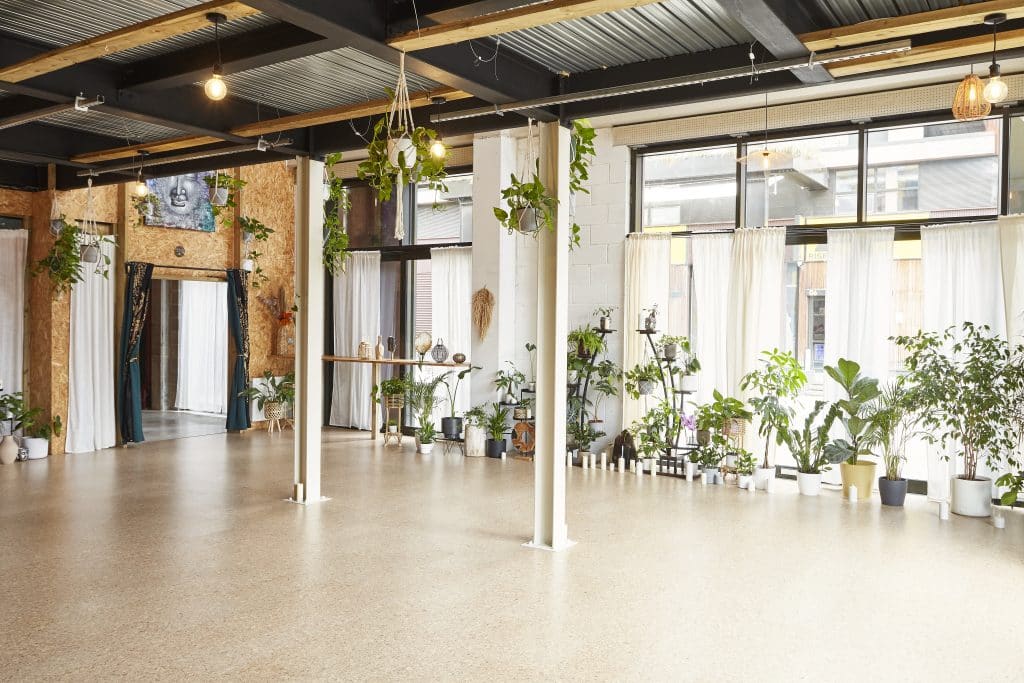 NATURAL LIGHT STUDIO bright east london shoot location space for hire photoshoot royal docks 0662