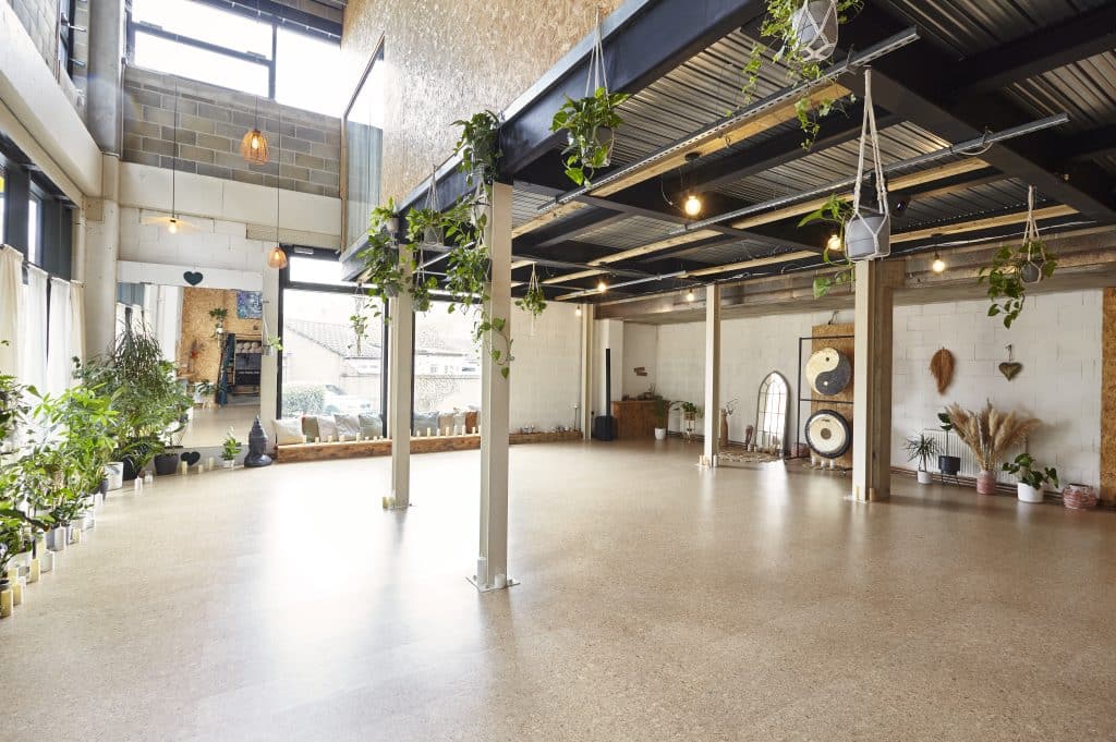 NATURAL LIGHT STUDIO bright east london shoot location two floor space for filming royal docks 0728