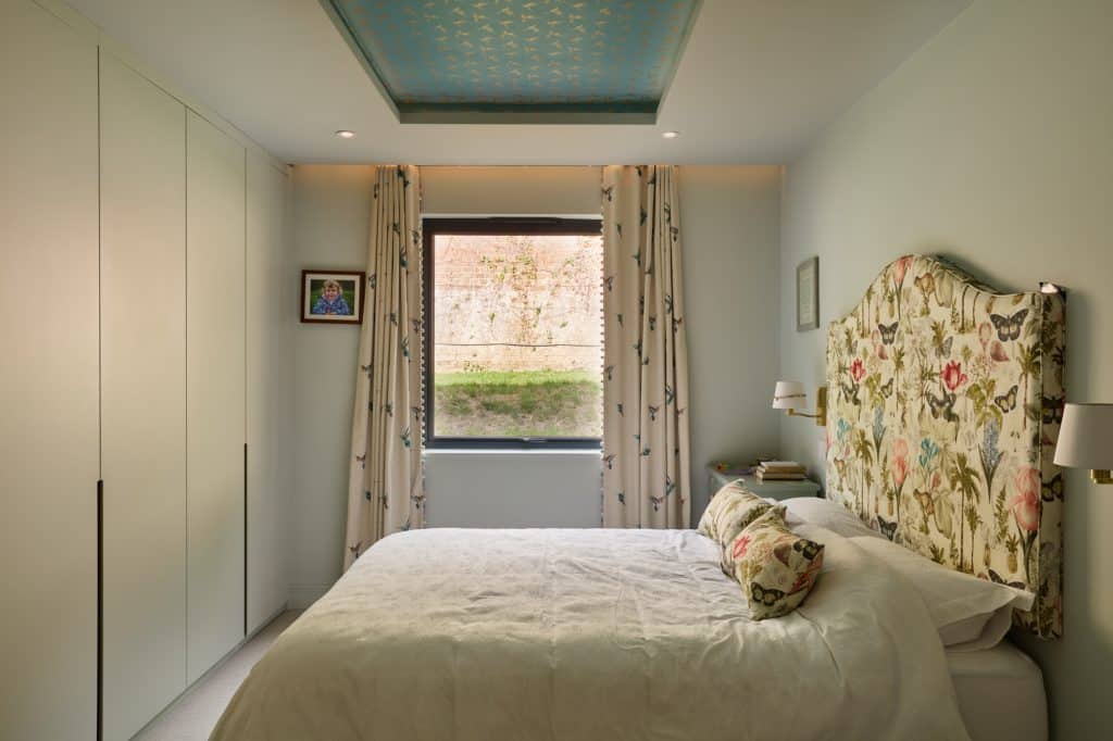 SURREY VIEW contemporary surrey location house leatherhead The Walled Garden3146
