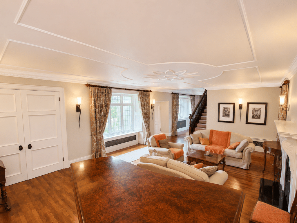 CAINHOE 16th century Grade II listed country house bedfordshire shoot locationCainhoe sitting room 3