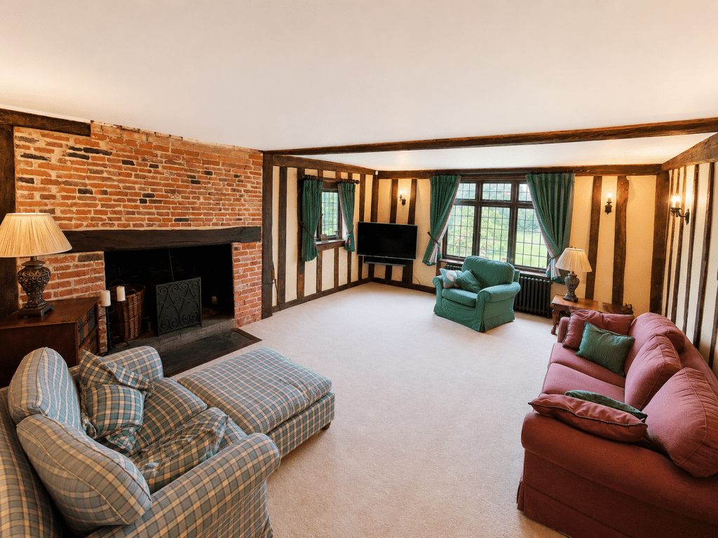 CAINHOE 16th century Grade II listed country house bedfordshire shoot locationCainhoe snug 1