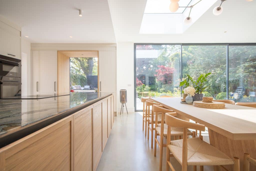 QUEENSMEAD surrey modern large family home location house 012 (1)