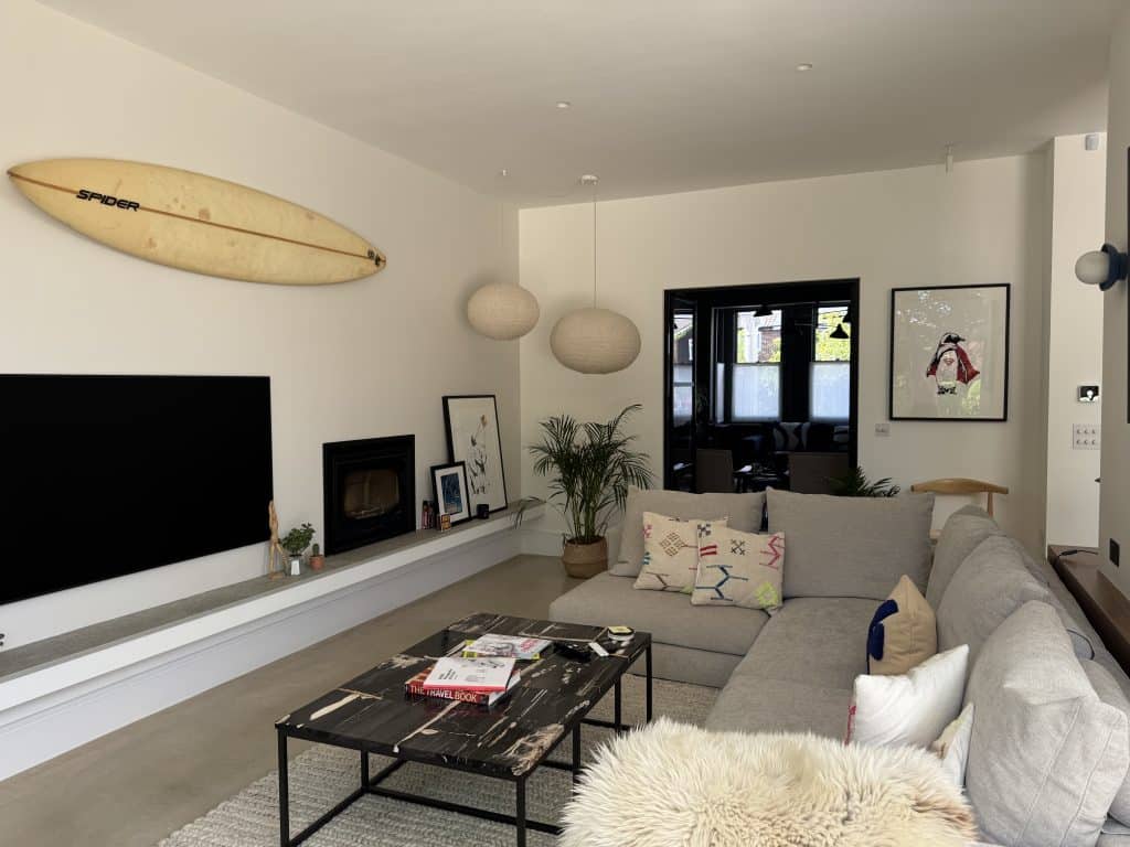 QUEENSMEAD surrey modern large family home location house IMG 1009