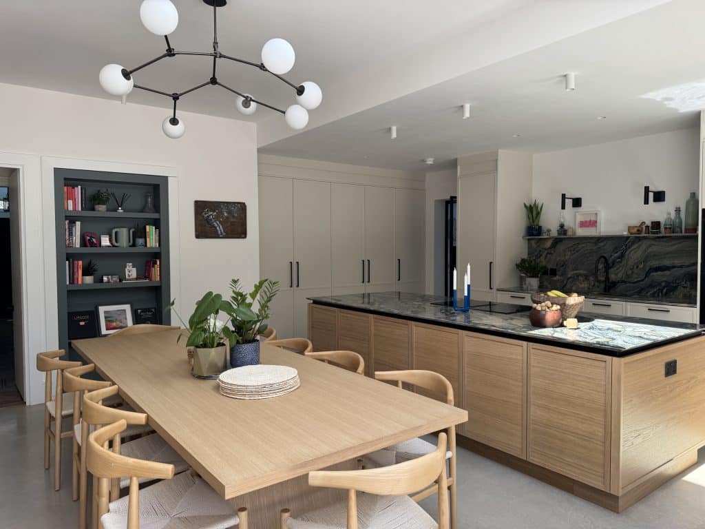 QUEENSMEAD surrey modern large family home location house IMG 1010