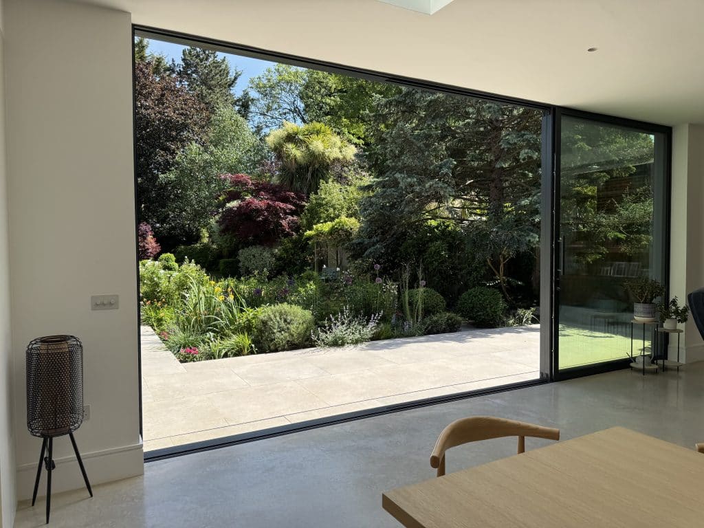 QUEENSMEAD surrey modern large family home location house IMG 1012