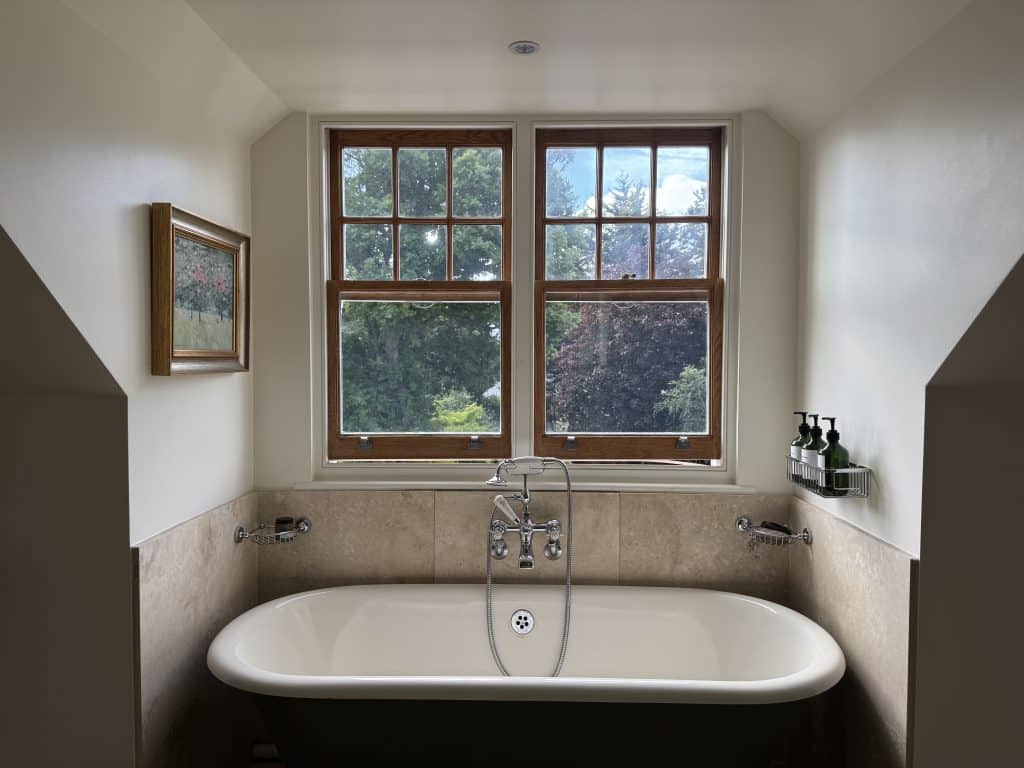 QUEENSMEAD surrey modern large family home location house IMG 1150
