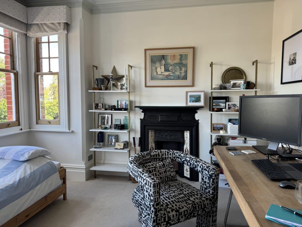 QUEENSMEAD surrey modern large family home location house IMG 1204