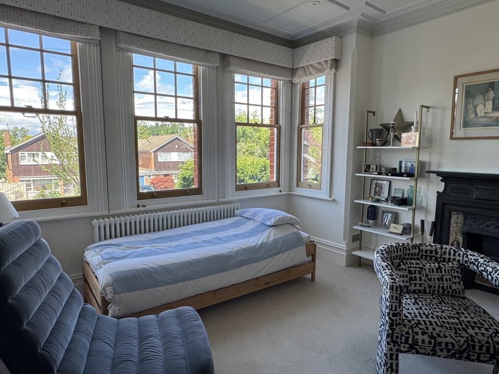 QUEENSMEAD surrey modern large family home location house IMG 1208