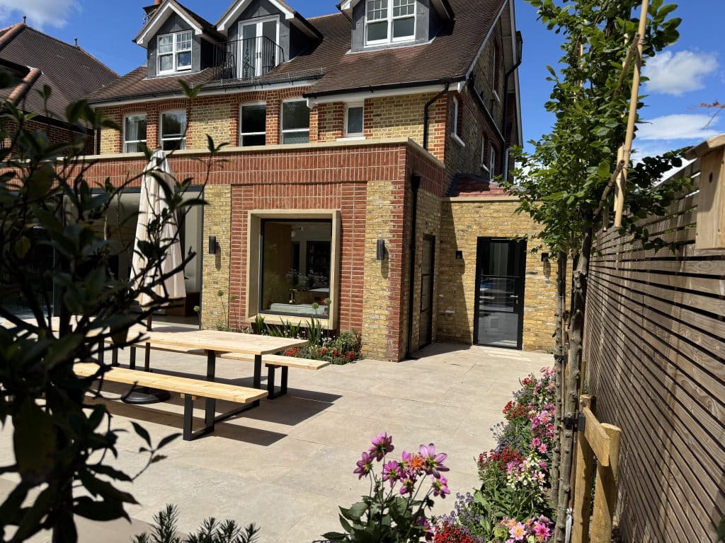 QUEENSMEAD surrey modern large family home location house IMG 1225