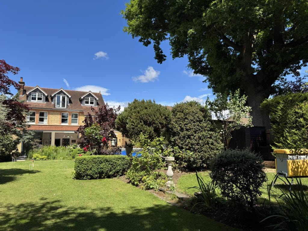 QUEENSMEAD surrey modern large family home location house IMG 1230