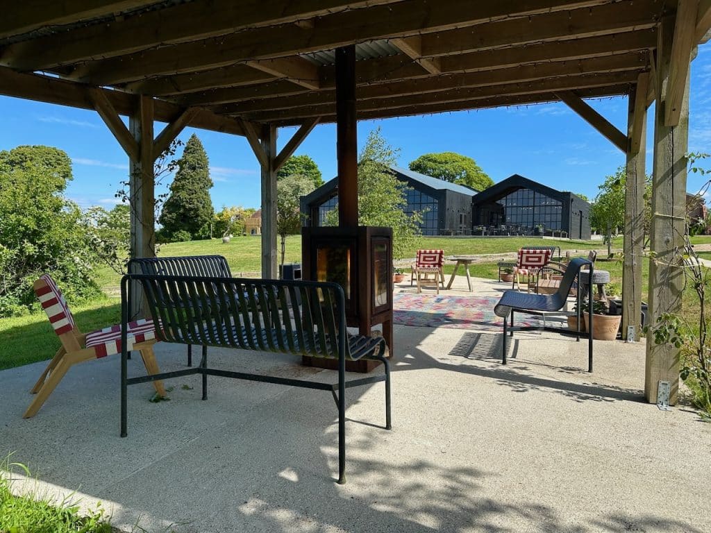 THE BARN AT BOTLEY HILL - large venue event friendly shoot location Warlingham south east england BHB - 27