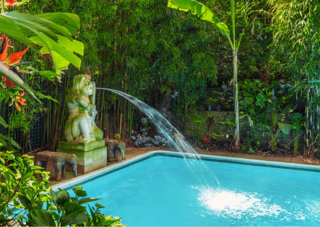 ART DECO south west london location apartment with swimming pool4. Garden & Pool 03