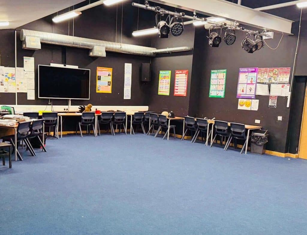 BARNHILL SCHOOL uxbridge middlesex shoot location Drama 2