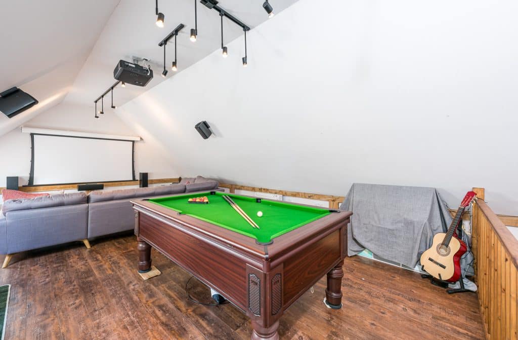 BLACK BARN large essex country location house Black Barn CM3:pool table