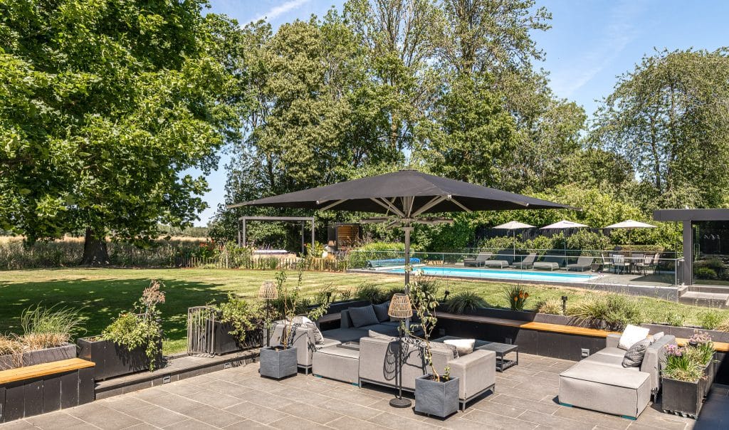 BLACK BARN large essex country location house Location Creation:Black Barn CM3:outdoor dining 2