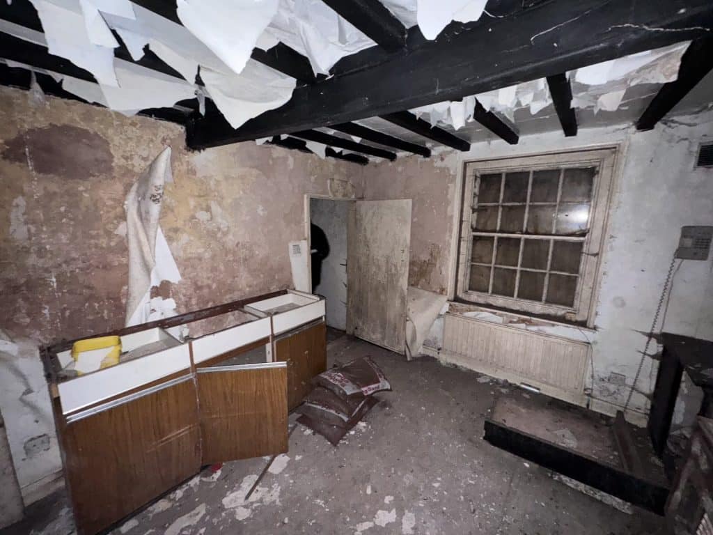 BROADGATE victorian mansion nottingham abandoned shoot location WhatsApp Image 2025 12 03 at 12.06.33