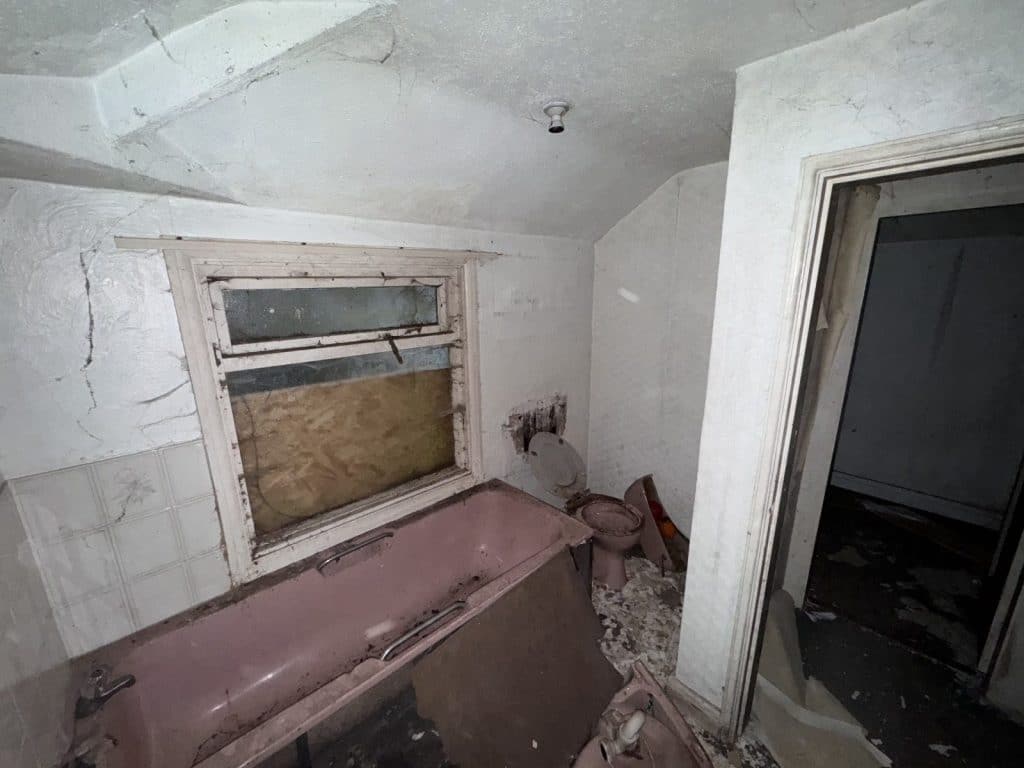 BROADGATE victorian mansion nottingham abandoned shoot location WhatsApp Image 2025 12 03 at 12.06.34 (1)