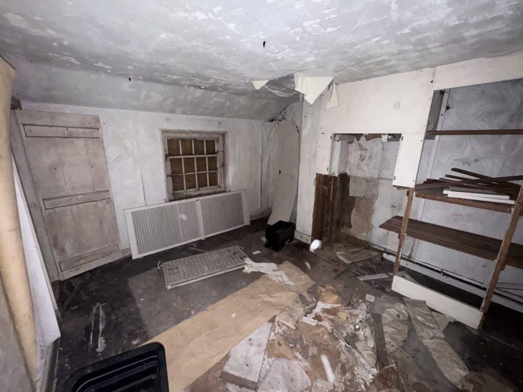 BROADGATE victorian mansion nottingham abandoned shoot location WhatsApp Image 2025 12 03 at 12.06.34 (3)