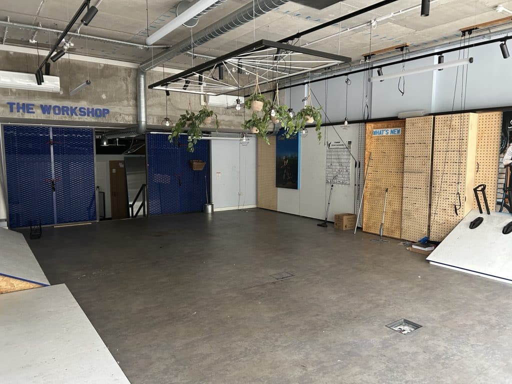 EMPTY SHOP wembley commercial vacant shoot location IMG 0149