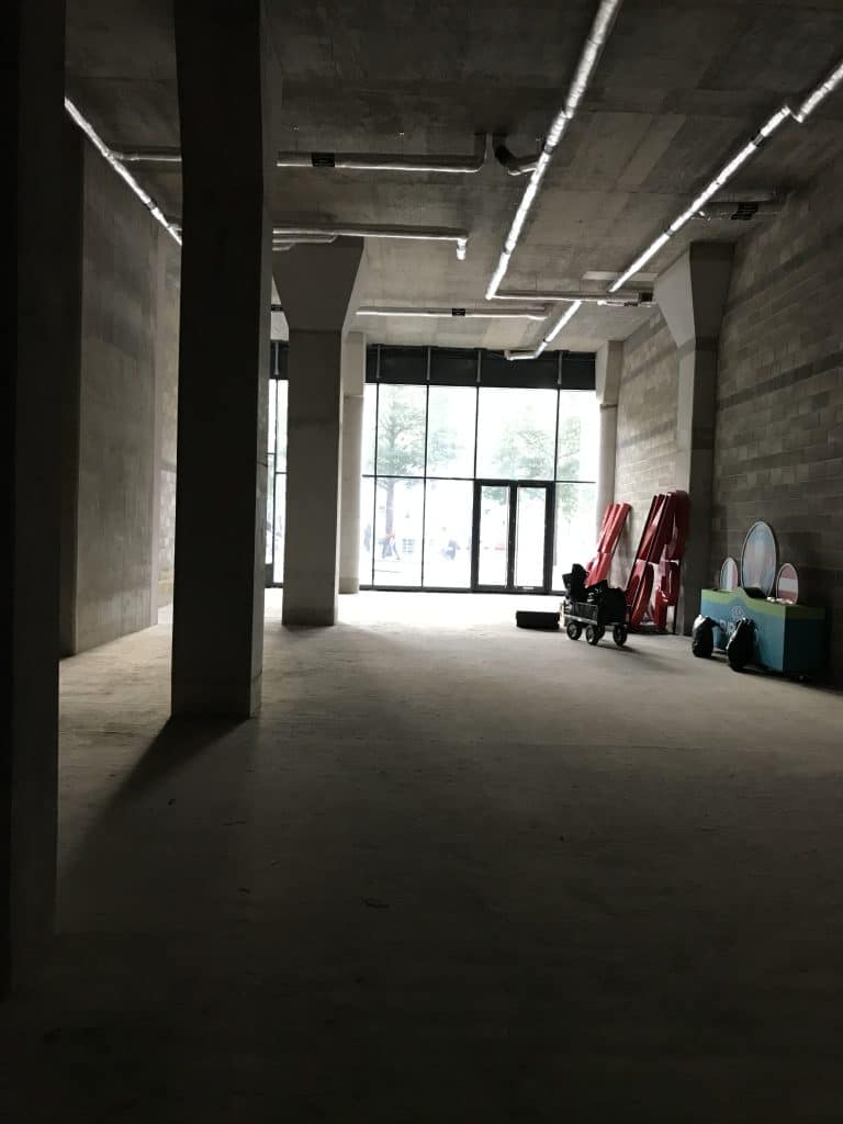 EMPTY SHOP wembley commercial vacant shoot location IMG 1394 (002)