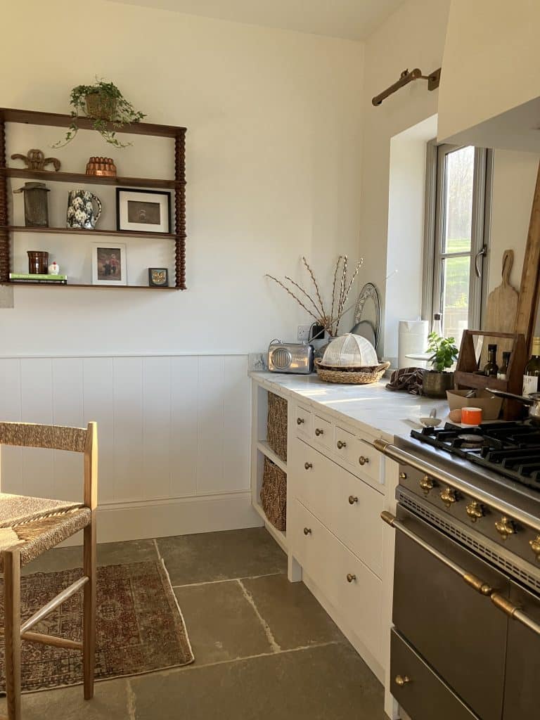 FORESTERS COTTAGE east sussex countryside shoot location house IMG 1969