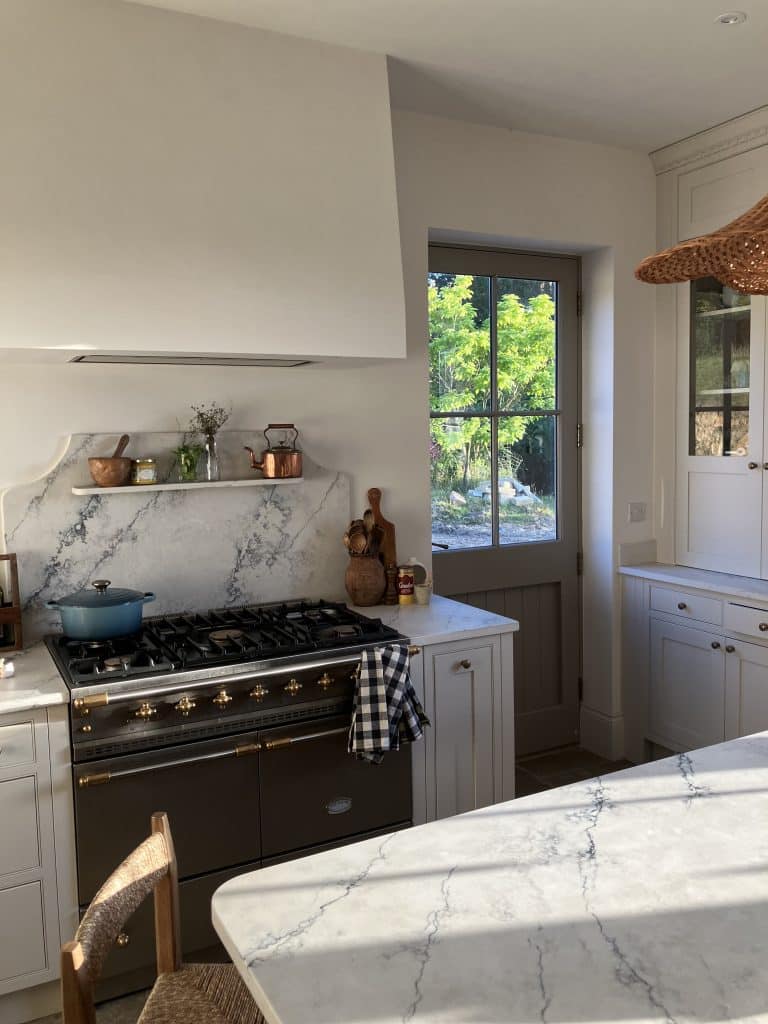 FORESTERS COTTAGE east sussex countryside shoot location house IMG 3837