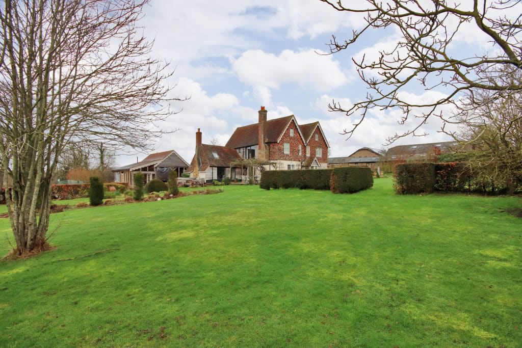 GREAT HAYSDEN kent farmhouse countryside shoot location house 62755 003