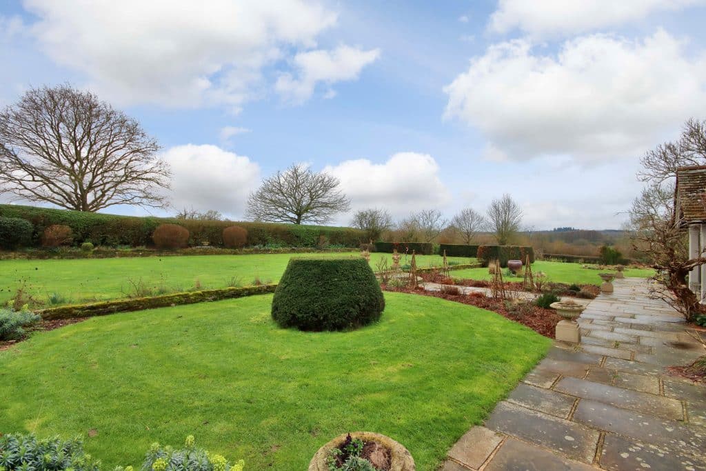 GREAT HAYSDEN kent farmhouse countryside shoot location house 62755 009