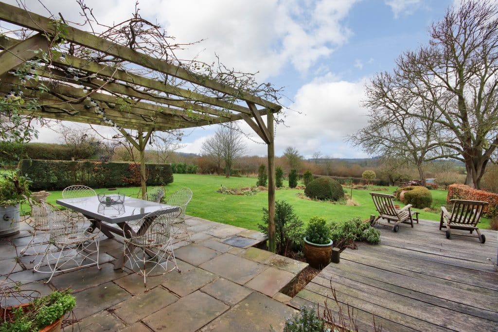 GREAT HAYSDEN kent farmhouse countryside shoot location house 62755 010