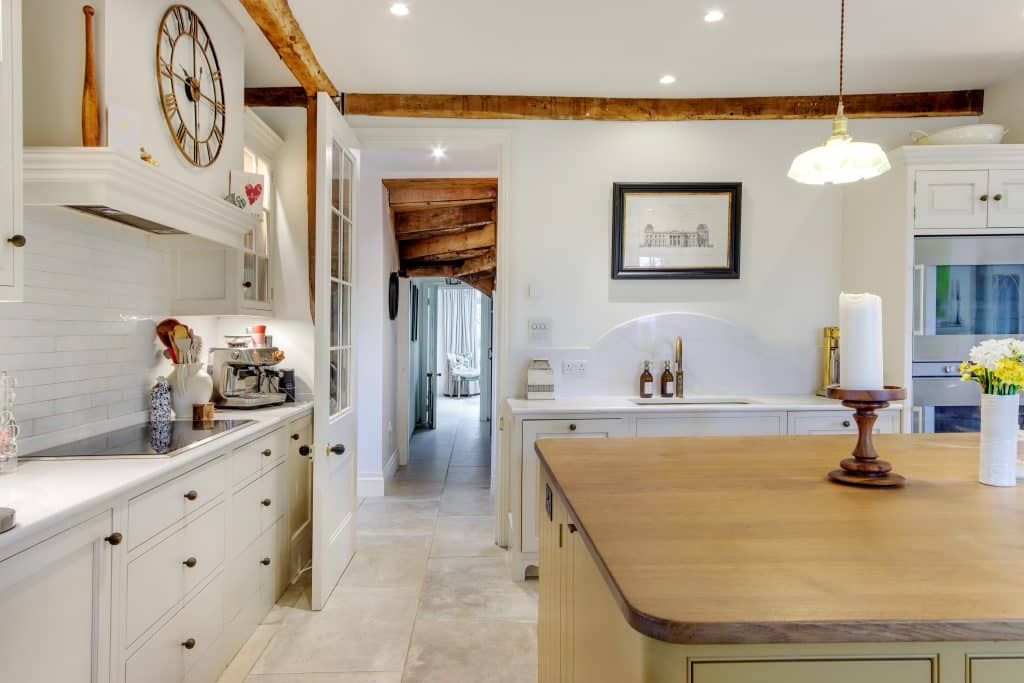 GREAT HAYSDEN kent farmhouse countryside shoot location house 62755 014