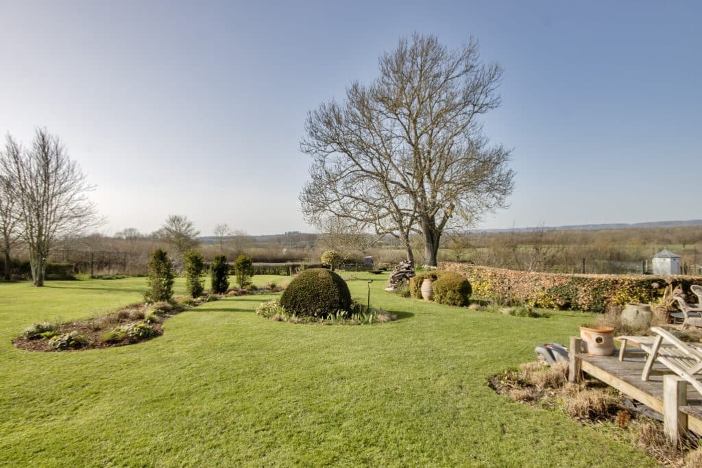 GREAT HAYSDEN kent farmhouse countryside shoot location house 62755 2 080