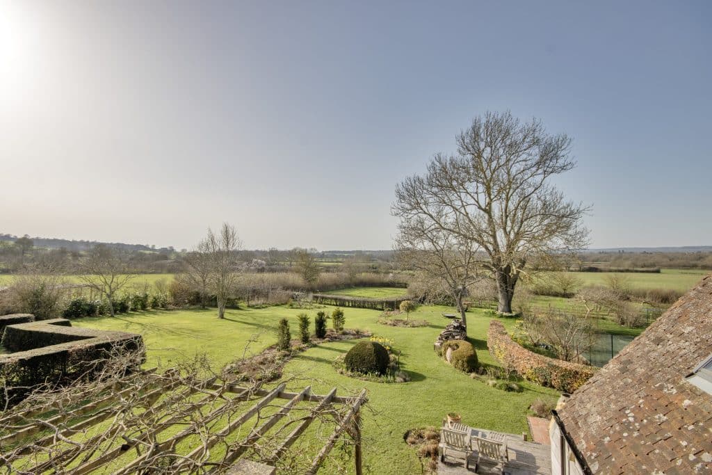 GREAT HAYSDEN kent farmhouse countryside shoot location house 62755 2 097