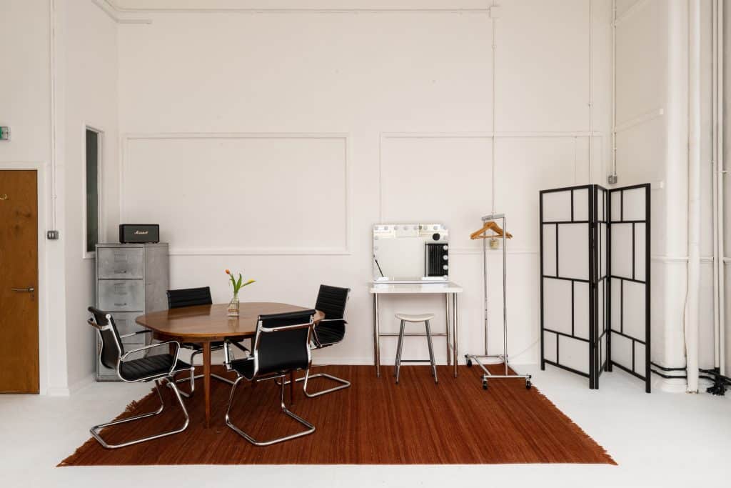 HALL STUDIO east london natural light studio shoot location JRH 4319