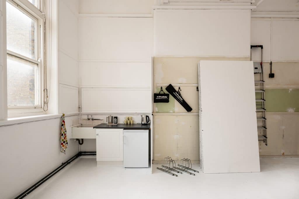 HALL STUDIO east london natural light studio shoot location JRH 4321