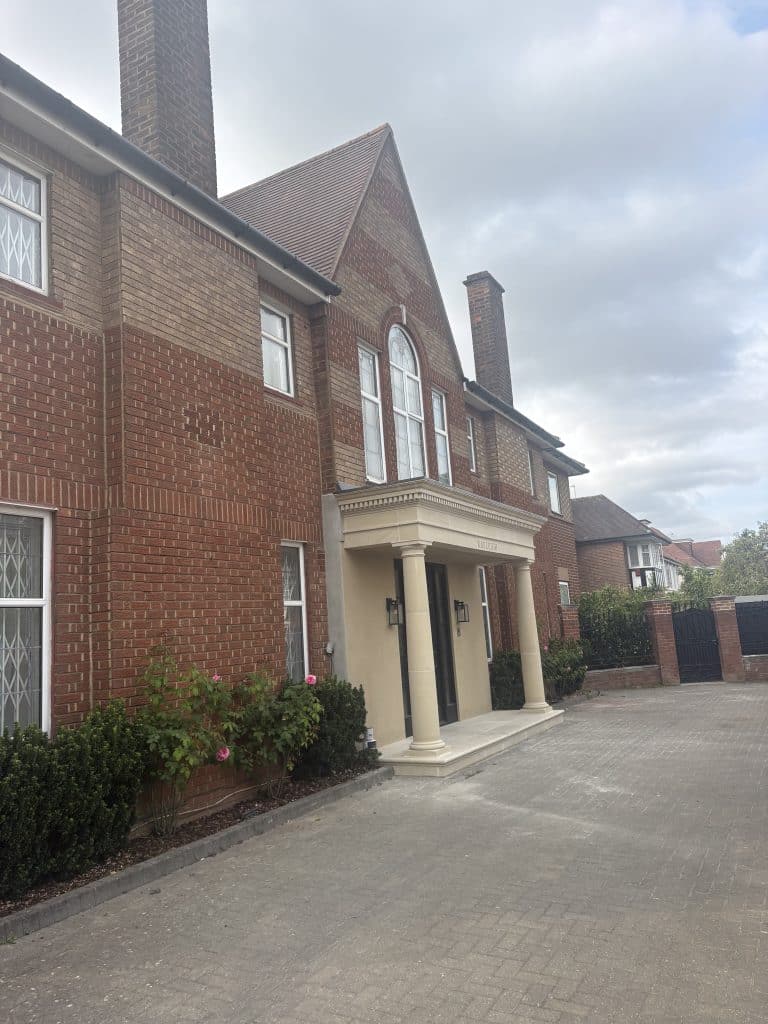 RAYLEIGH north west london large family location house image00120