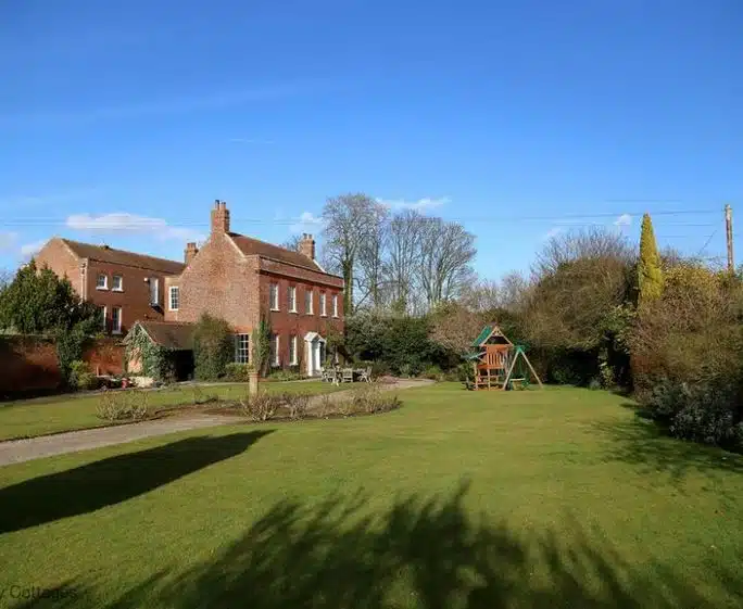 THE OAKS Faversham kent country classic location house hero 1521873