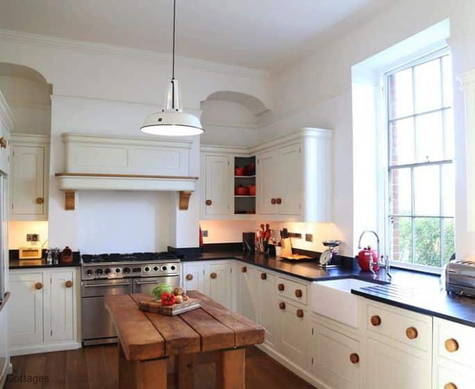 THE OAKS Faversham kent country classic location house hero 1522123