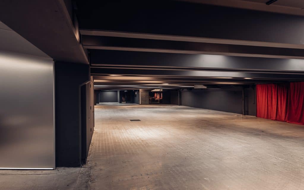 UNDERGROUND BUNKER unique shoot location brentfordDSC01717